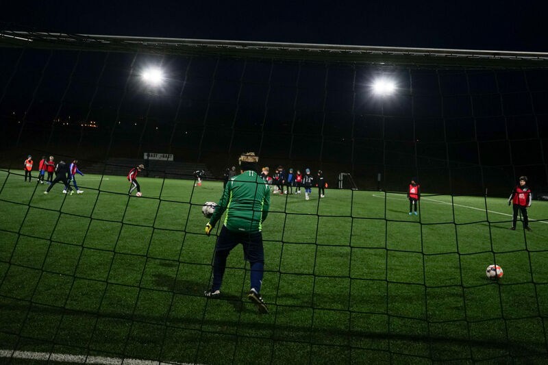 Fotballbanen har underarmen og kan brukes året rundt.