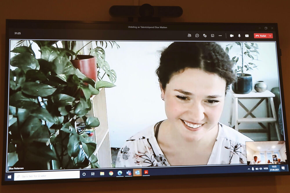 DIGITAL UTDELING: Ettersom Elise er bosatt i London, møtte vi henne over Teams for utdelingen av Talentstipendet. 